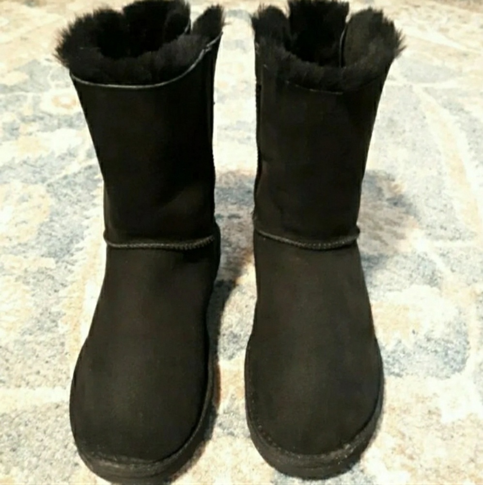 Ugg Bailey Bow 2 Size 9